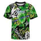 Camiseta manga corta verde de Peaprint con mensaje "Tu sonrisa es tu jardín secreto" en estilo artístico, imagen en color vibrante.