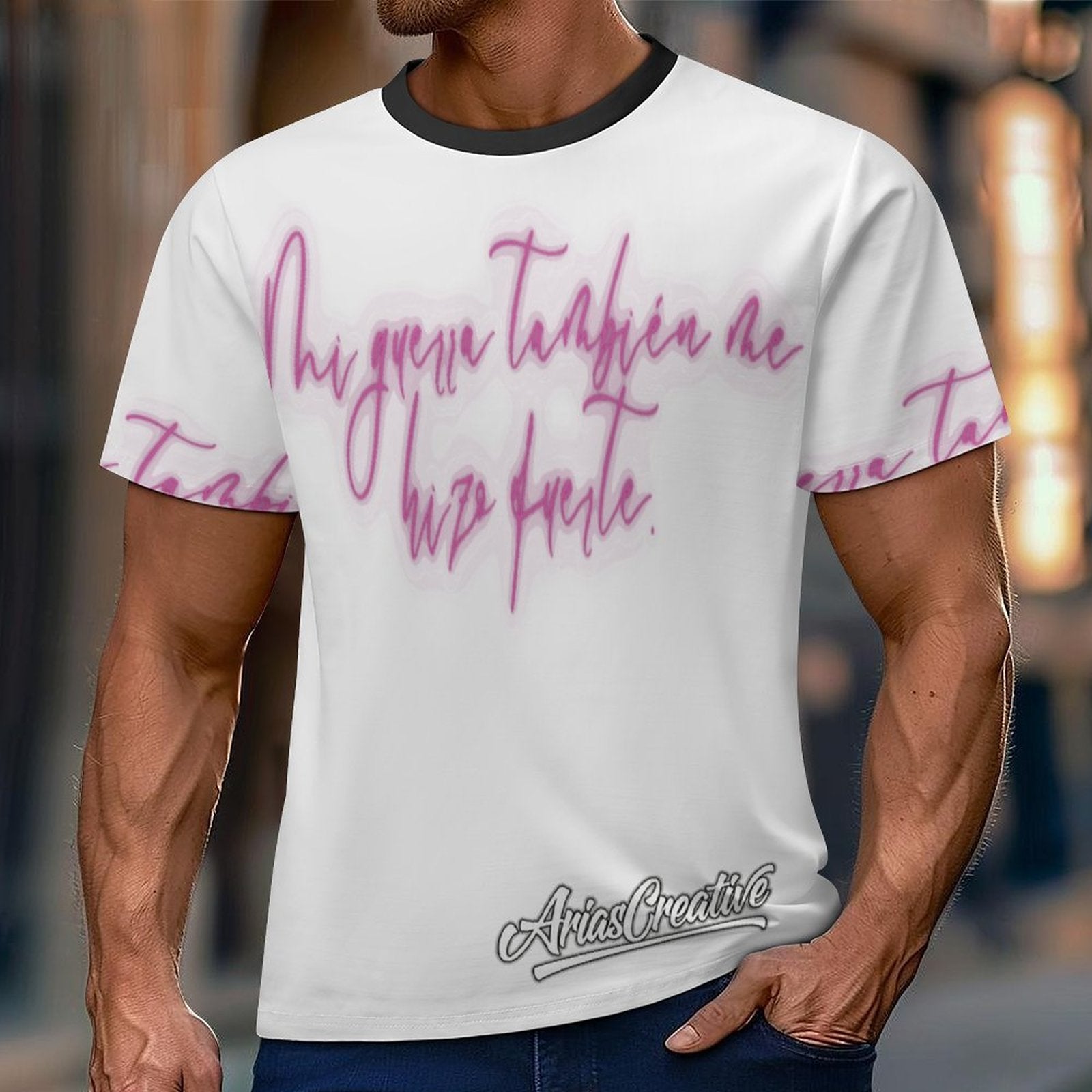 Camiseta rosa AriasCreative de streetwear premium con frase motivadora, diseñada por SALE-Personal Design, vista en la imagen.