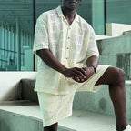 Conjunto masculino de camisa de manga corta y pantalones cortos de AriasCreative, ropa casual y cómoda para hombre.