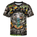 Camiseta corta de peaprint con estampado "Money Rules the World" en arte social urbano, fondo colorido y diseño creativo.