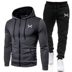 Conjunto deportivo para hombre de AriasCreative con capucha y pantalón, con diseño impreso y cierre zip para entrenamiento.